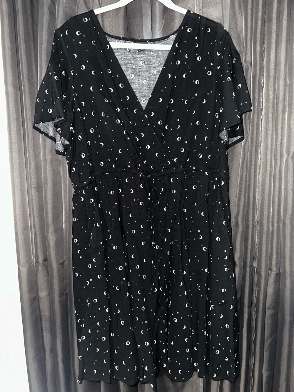 Torrid size 2 Black Moon-Print knee length Dress